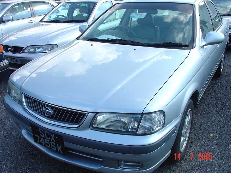 1999 Nissan Sunny Photos