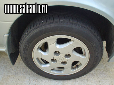 1999 Nissan Sunny Wallpapers