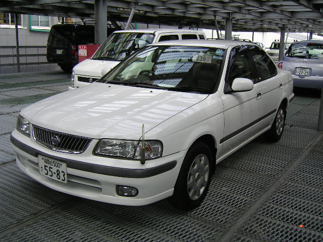 1999 Nissan Sunny Pictures