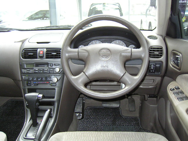 1999 Nissan Sunny Pictures