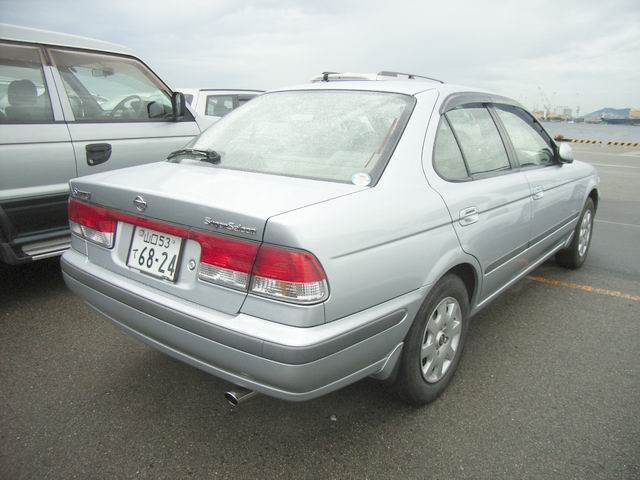 1999 Nissan Sunny Photos