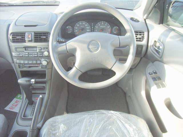 1999 Nissan Sunny Pictures