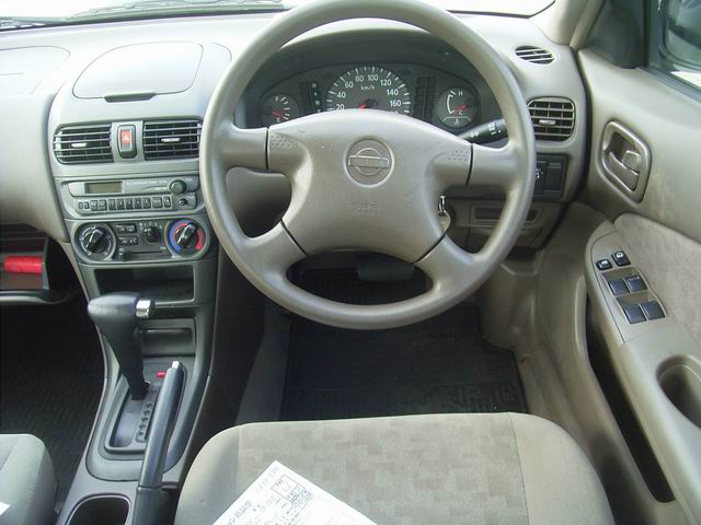 1999 Nissan Sunny Pictures