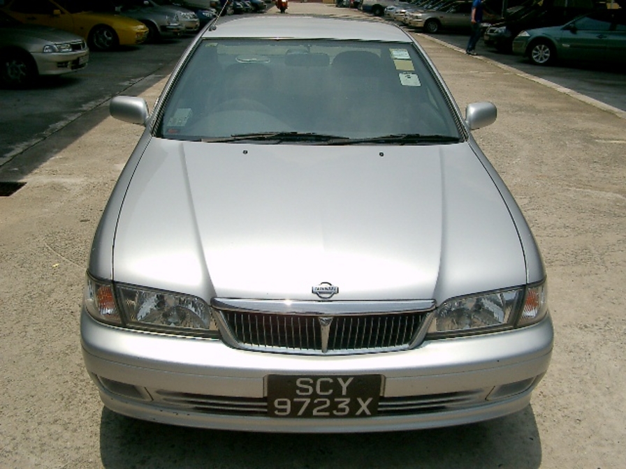 1999 Nissan Sunny Photos