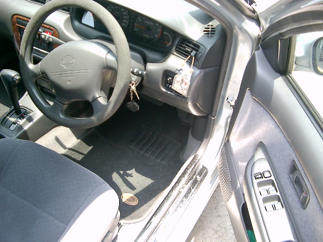 1999 Nissan Sunny Wallpapers