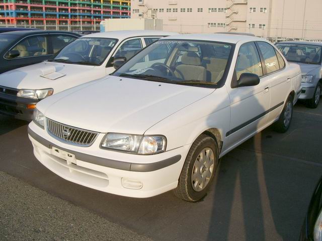 1999 Nissan Sunny Pictures