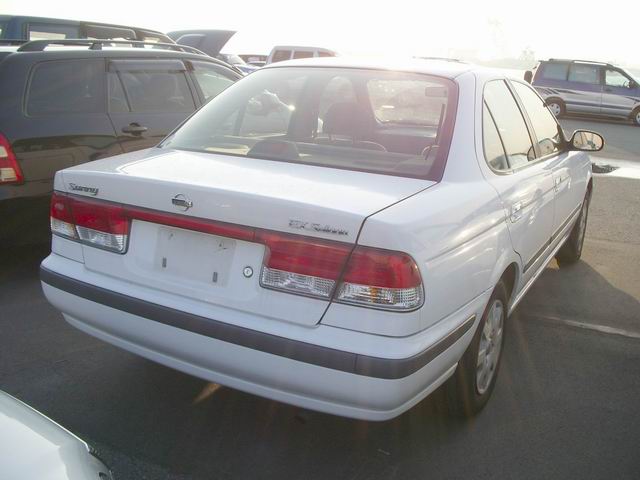 1999 Nissan Sunny Pictures