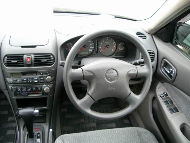 1999 Nissan Sunny Photos