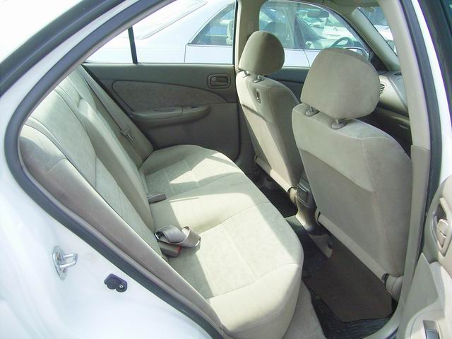 1999 Nissan Sunny Pictures