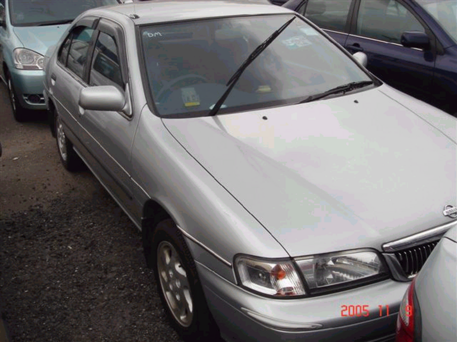 1999 Nissan Sunny Photos