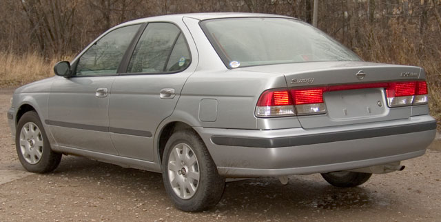 1999 Nissan Sunny Pictures