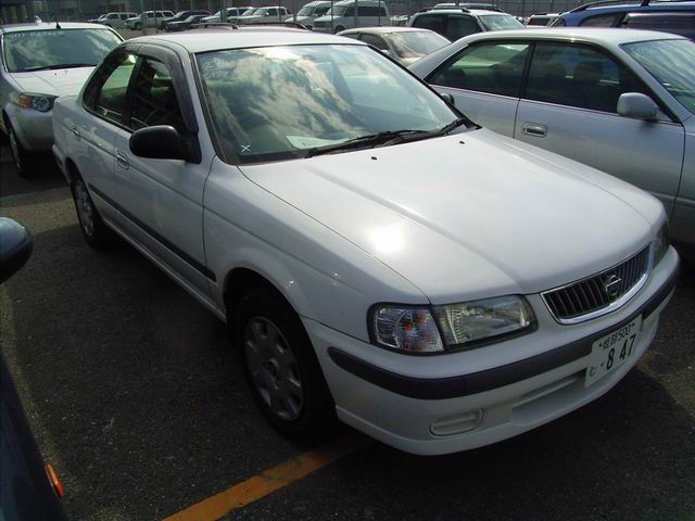 1999 Nissan Sunny Photos