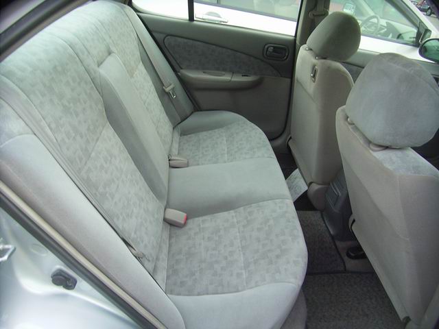 1999 Nissan Sunny Photos
