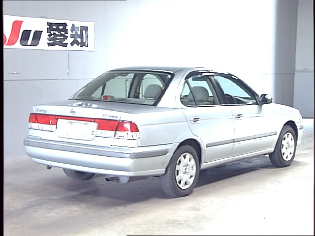 1999 Nissan Sunny Pictures