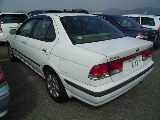 1999 Nissan Sunny Pictures