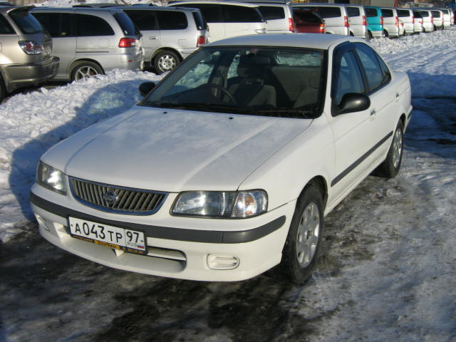 1999 Nissan Sunny Pictures