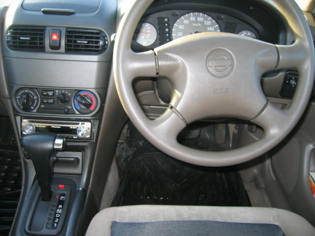 1999 Nissan Sunny Photos