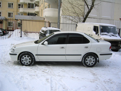 1999 Nissan Sunny Pictures