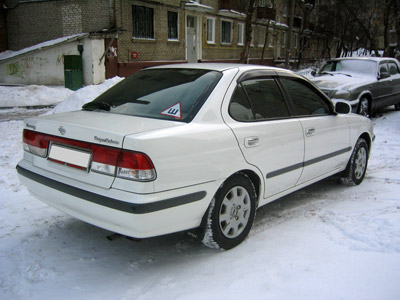 1999 Nissan Sunny Pictures