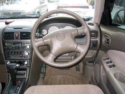 1999 Nissan Sunny Photos