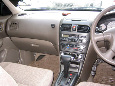 1999 Nissan Sunny Wallpapers