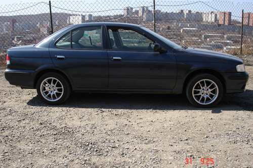 1999 Nissan Sunny Pictures