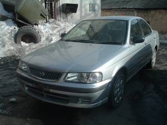 1999 Nissan Sunny Pictures