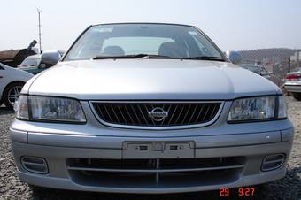 1999 Nissan Sunny Photos