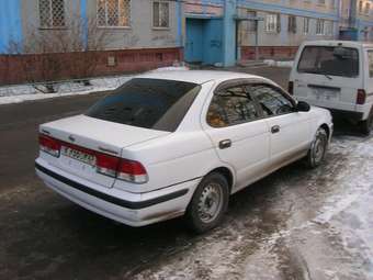 1999 Nissan Sunny Pictures