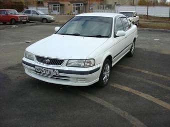 1999 Nissan Sunny Pictures