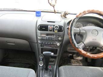 1999 Nissan Sunny Pictures