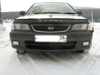 1999 Nissan Sunny Photos