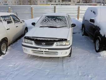 1999 Nissan Sunny Wallpapers