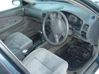 1999 Nissan Sunny Photos