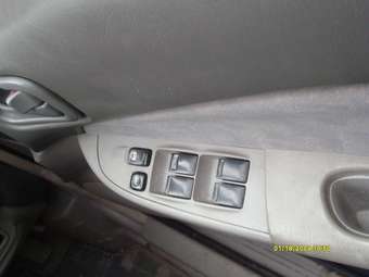 1999 Nissan Sunny Photos