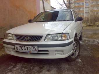 1999 Nissan Sunny Pictures