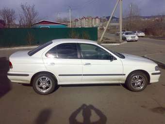 1999 Nissan Sunny Pictures