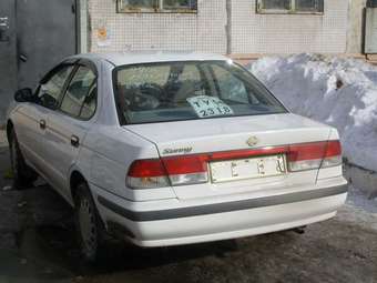 1999 Nissan Sunny Photos