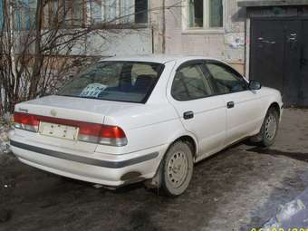 1999 Nissan Sunny Pictures