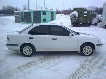 1999 Nissan Sunny Photos