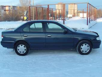 1999 Nissan Sunny Photos