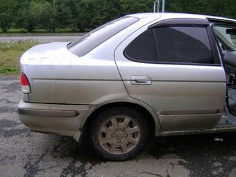 1999 Nissan Sunny Pictures
