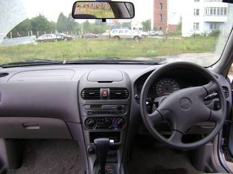 1999 Nissan Sunny Pictures