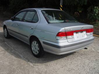 1999 Nissan Sunny Pictures