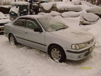 1999 Nissan Sunny Photos