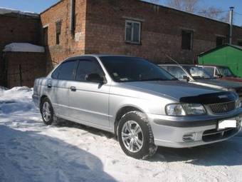 1999 Nissan Sunny Pictures