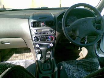 1999 Nissan Sunny Pictures