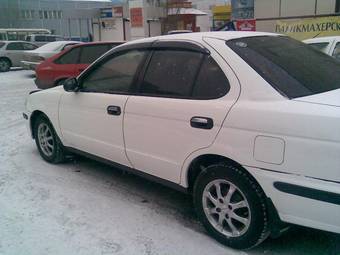1999 Nissan Sunny Pictures