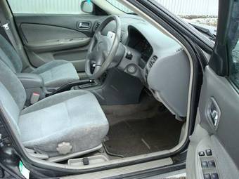 1999 Nissan Sunny Photos