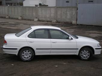 1999 Nissan Sunny Images